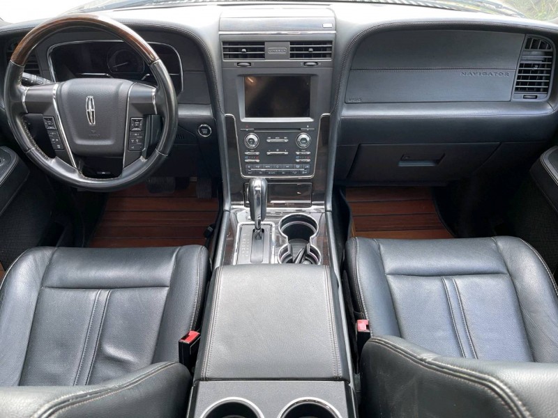 济宁18年林肯领航员6