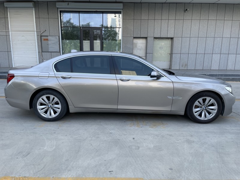 济宁13年宝马7系4