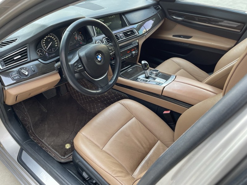 济宁13年宝马7系5