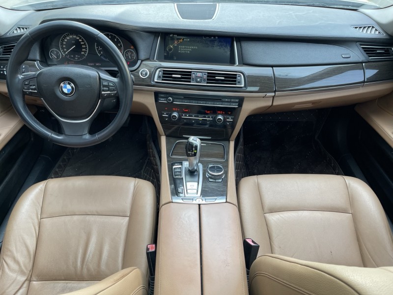 济宁13年宝马7系7