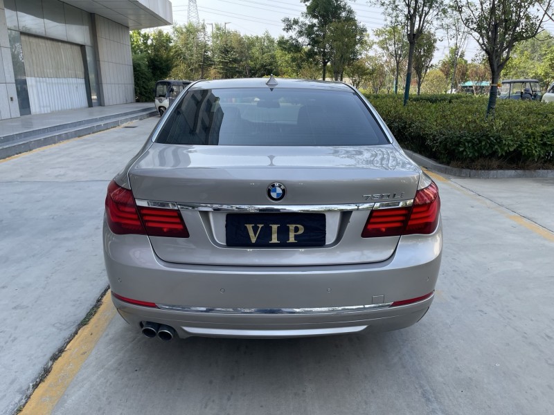 济宁13年宝马7系9