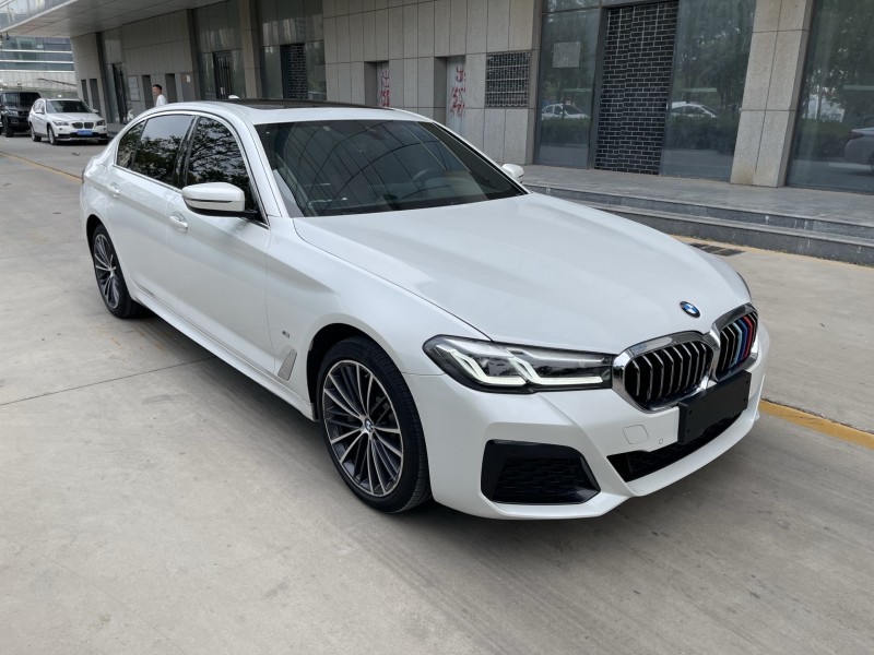 济宁22年宝马5系3