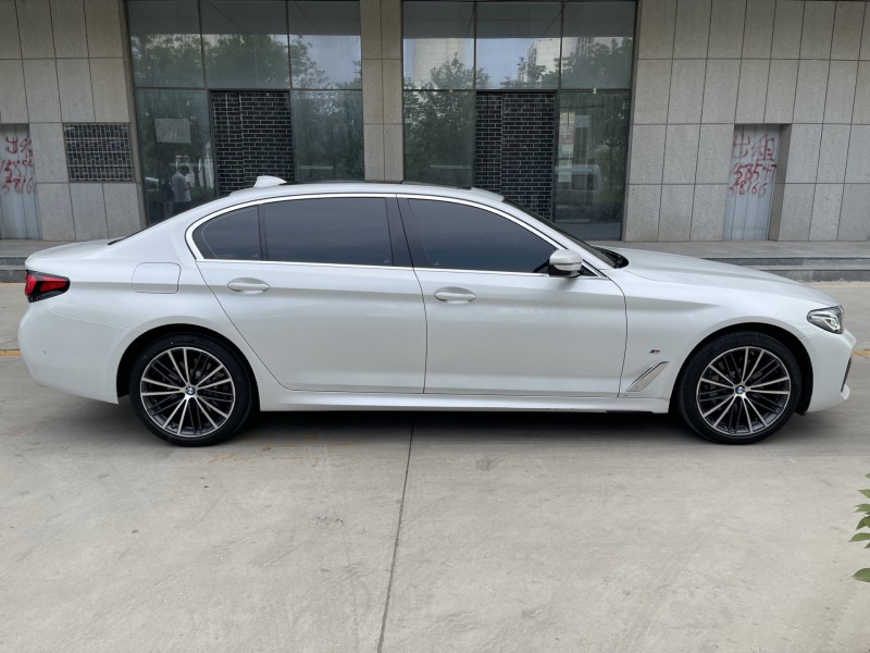 济宁22年宝马5系4