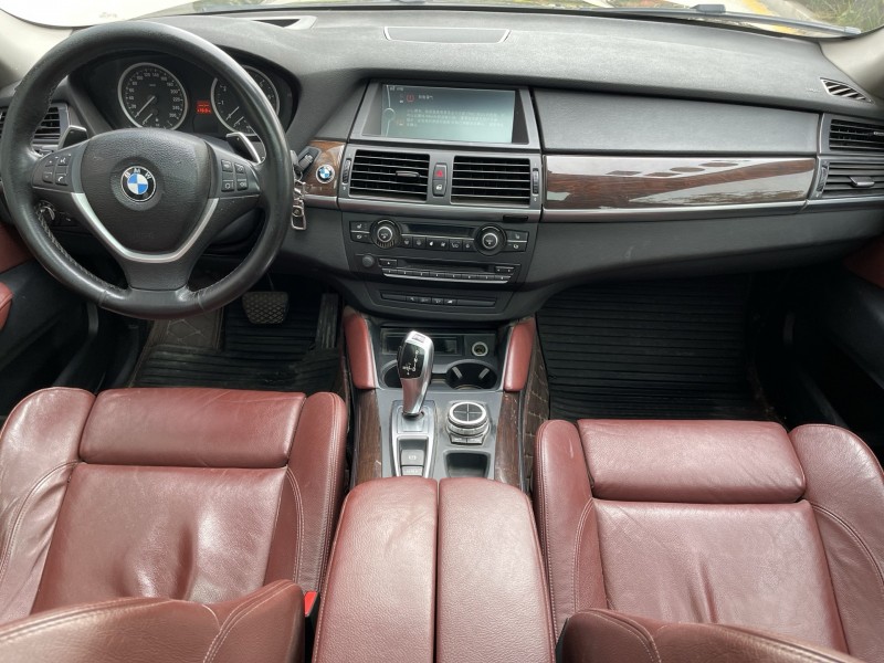 济宁12年宝马X64