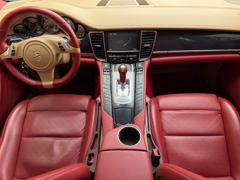 济宁13年保时捷帕拉梅拉4