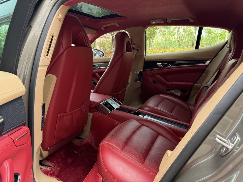 济宁13年保时捷帕拉梅拉6