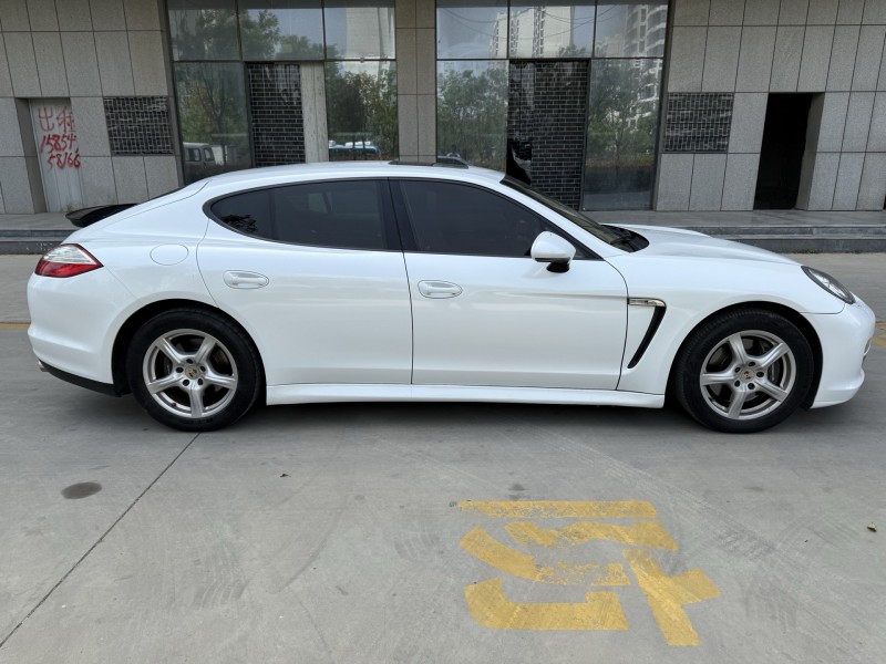 济宁13年保时捷帕拉梅拉7