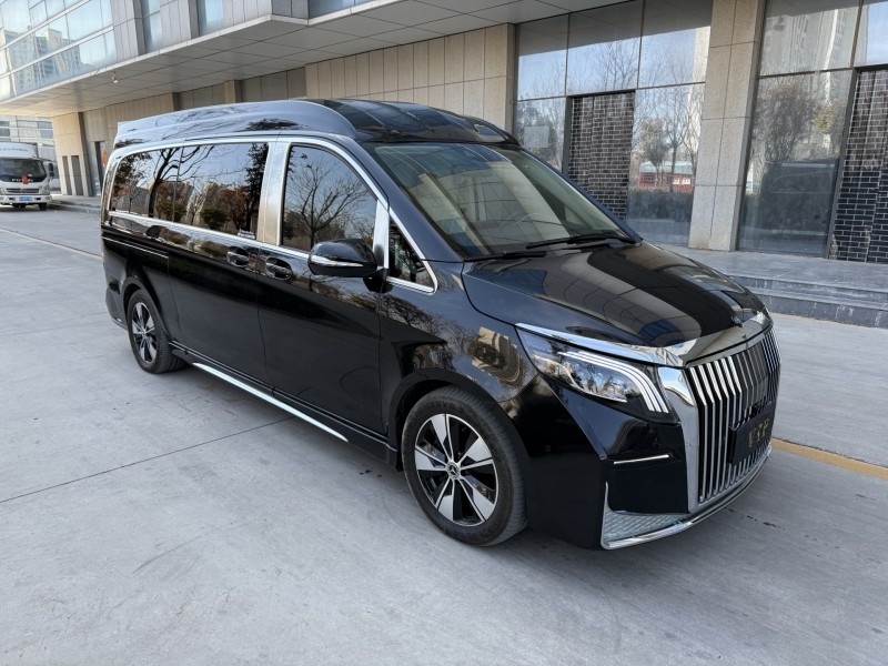 济宁22年奔驰威霆2