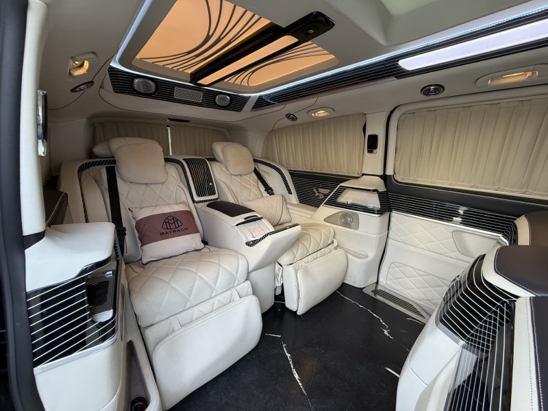 济宁22年奔驰威霆5