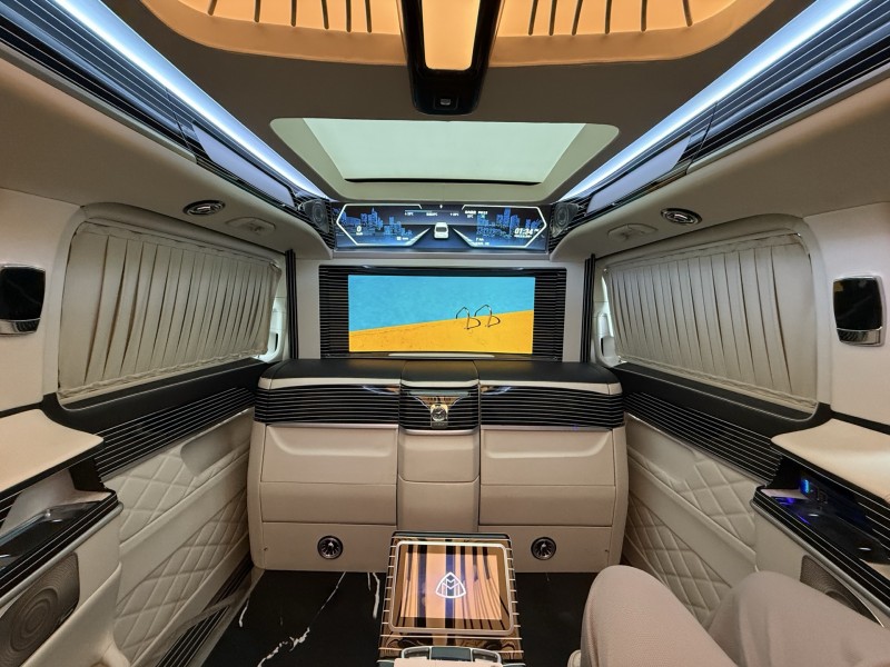 济宁22年奔驰威霆6