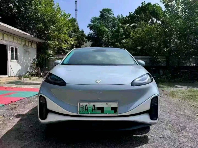 开封25年极狐汽车阿尔法1