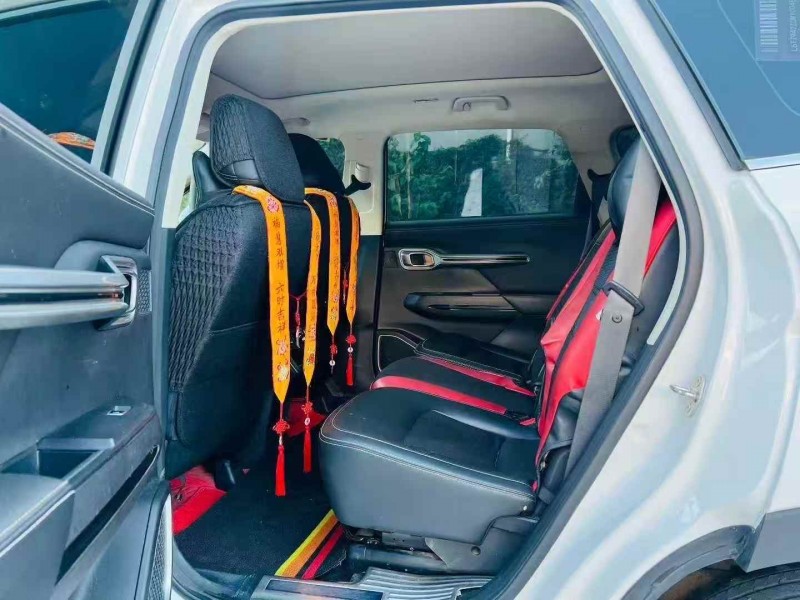 青岛21年吉利豪越4