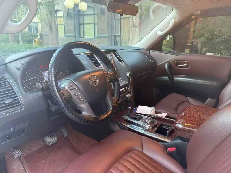 威海18年日产途乐6