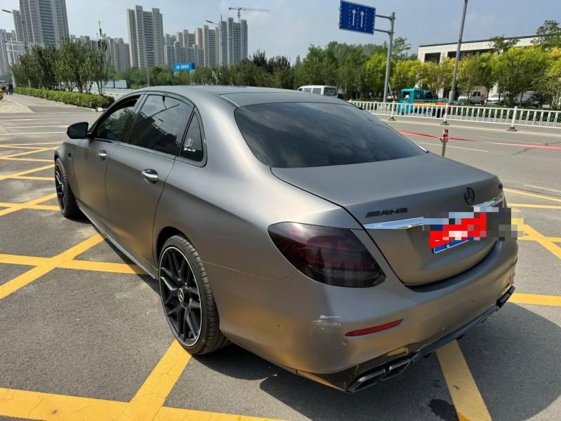 济宁18年奔驰E8