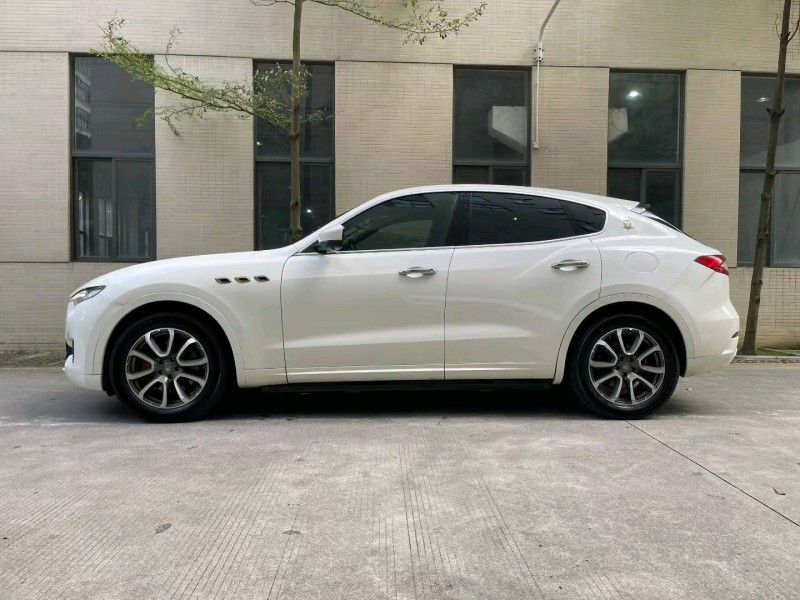 广州17年玛莎拉蒂Levante4