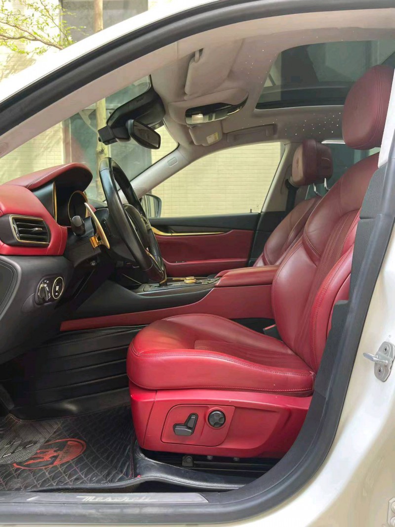 广州17年玛莎拉蒂Levante6