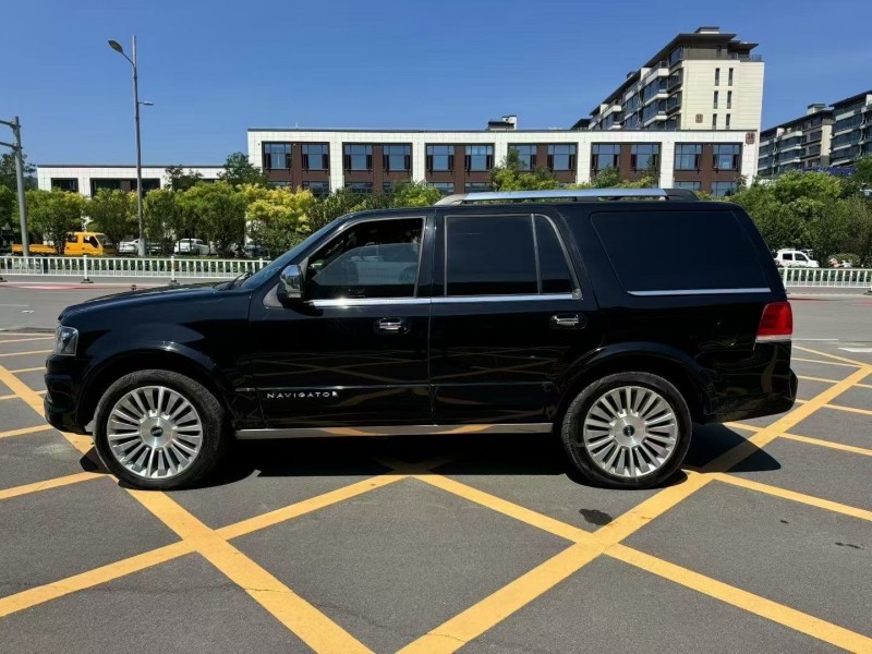 济宁18年林肯领航员7