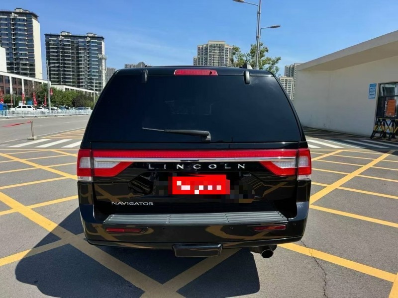 济宁18年林肯领航员9