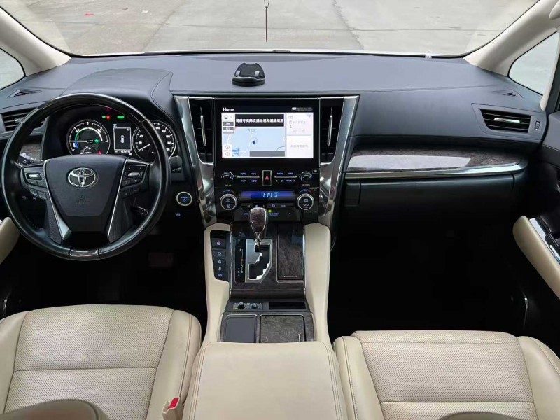 徐州21年丰田威尔法6