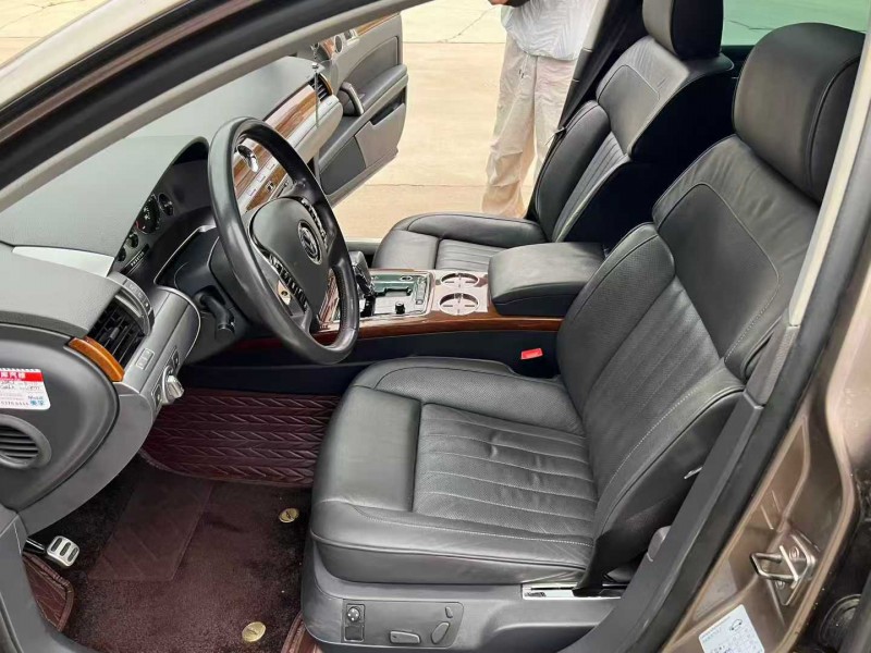 徐州16年大众辉腾7