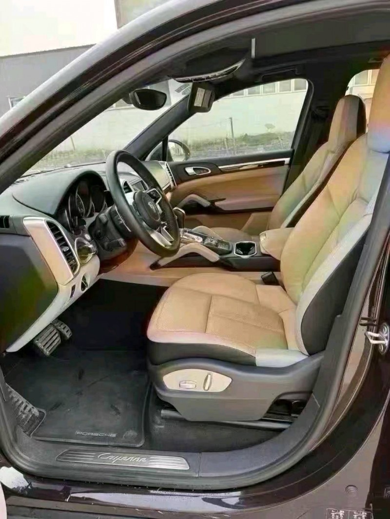 盐城16年保时捷卡宴9