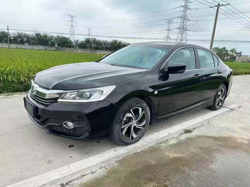 宁波17年本田雅阁3