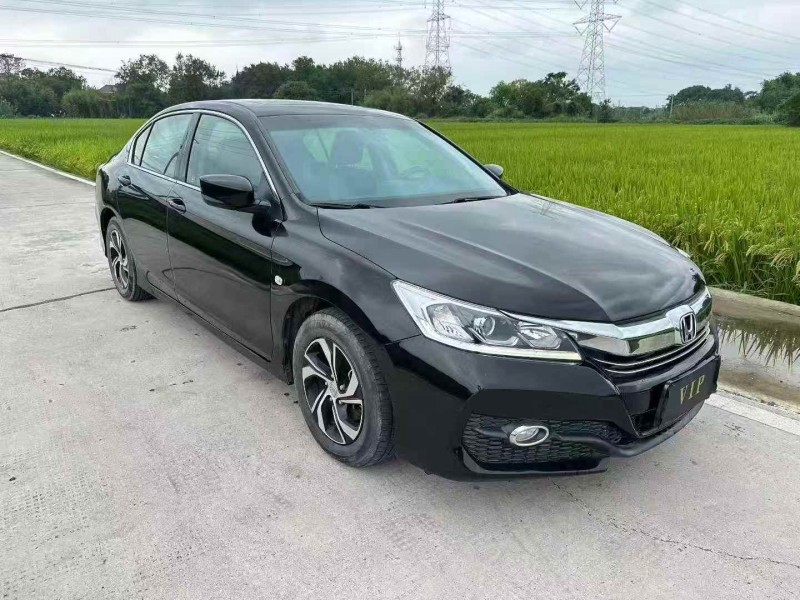 宁波17年本田雅阁4