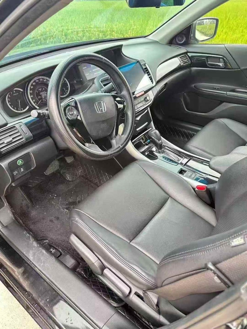 宁波17年本田雅阁5