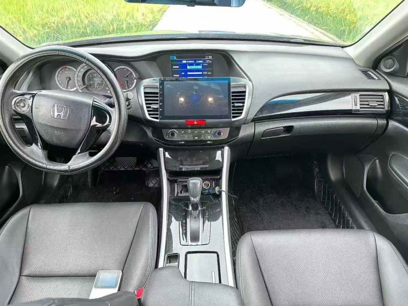 宁波17年本田雅阁6