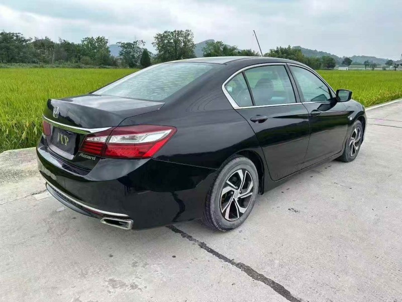 宁波17年本田雅阁7