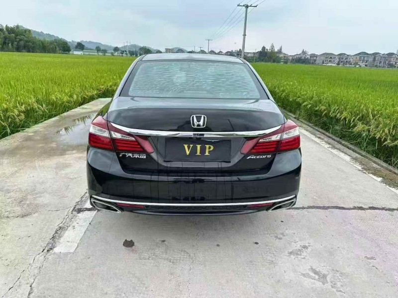 宁波17年本田雅阁9