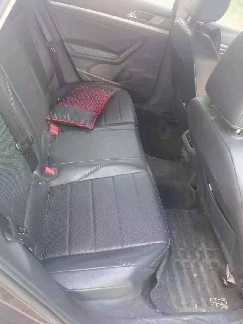 济南19年大众朗逸8