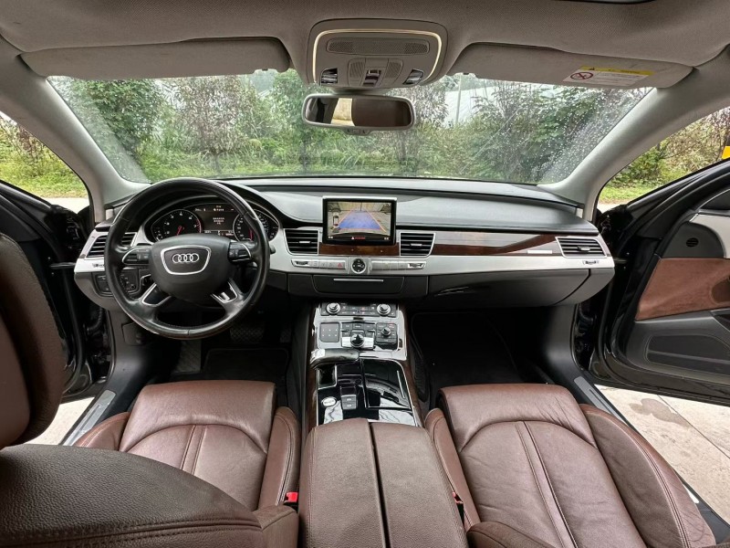 徐州16年奥迪A8L6