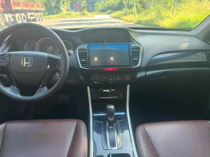 枣庄16年本田雅阁4