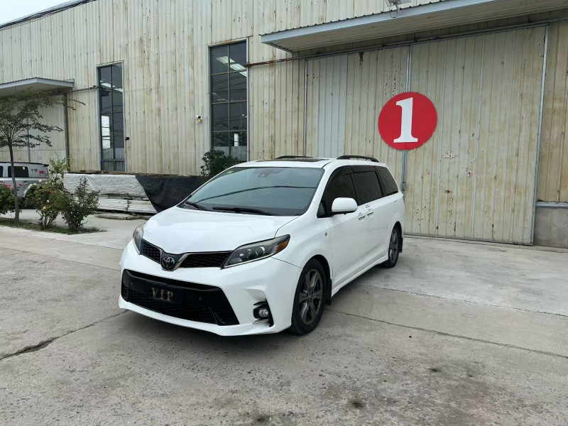 徐州18年丰田塞纳2