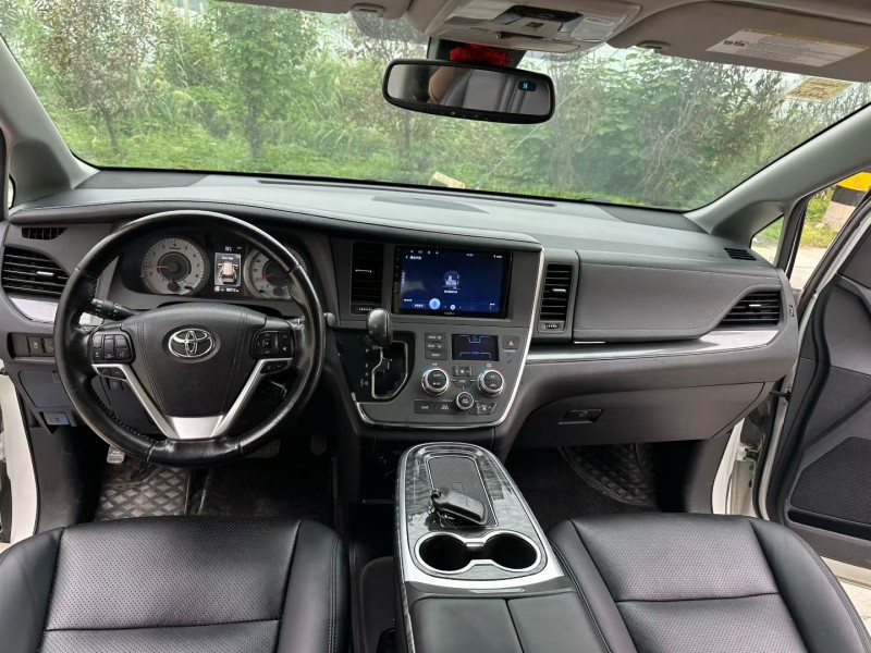 徐州18年丰田塞纳6