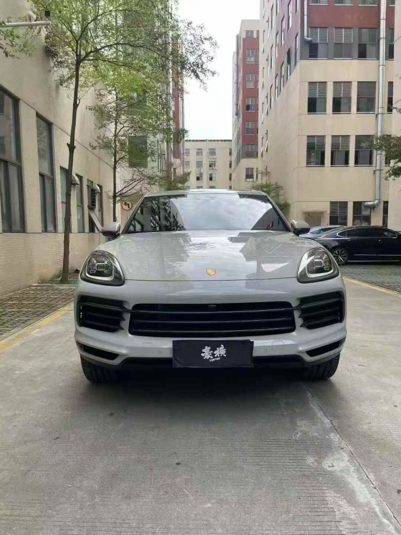 广州23年保时捷卡宴1