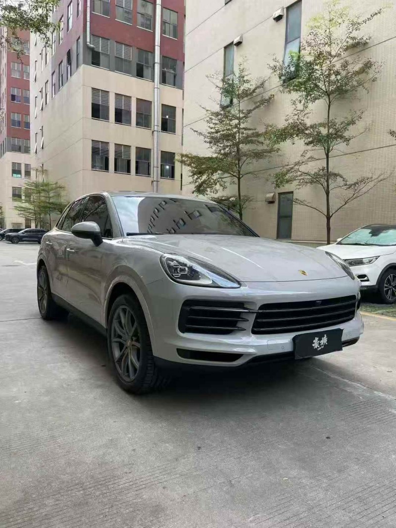 广州23年保时捷卡宴3