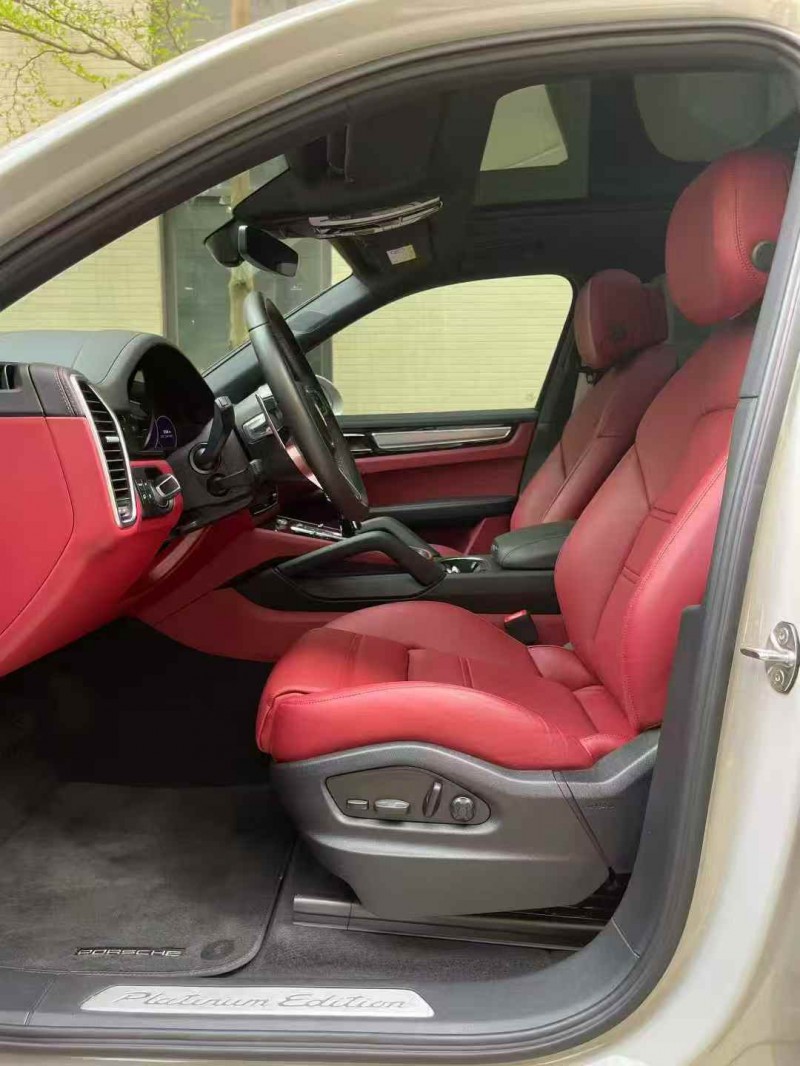 广州23年保时捷卡宴6