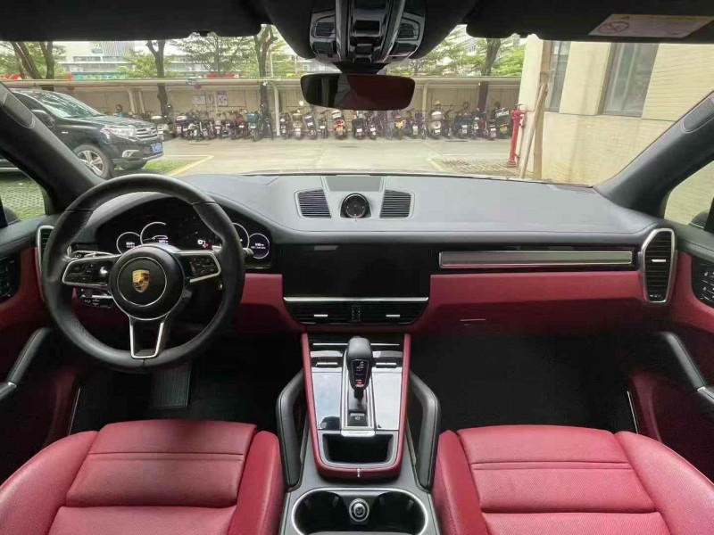 广州23年保时捷卡宴8