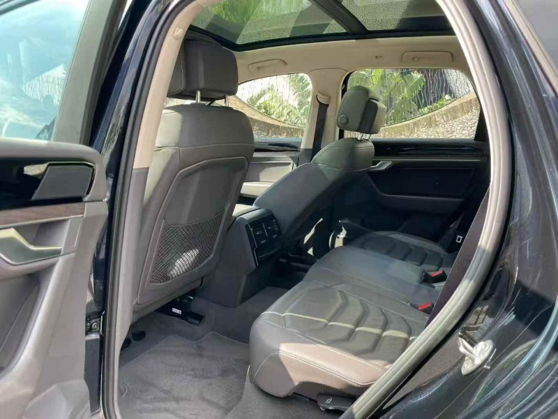 广州22年大众途锐6