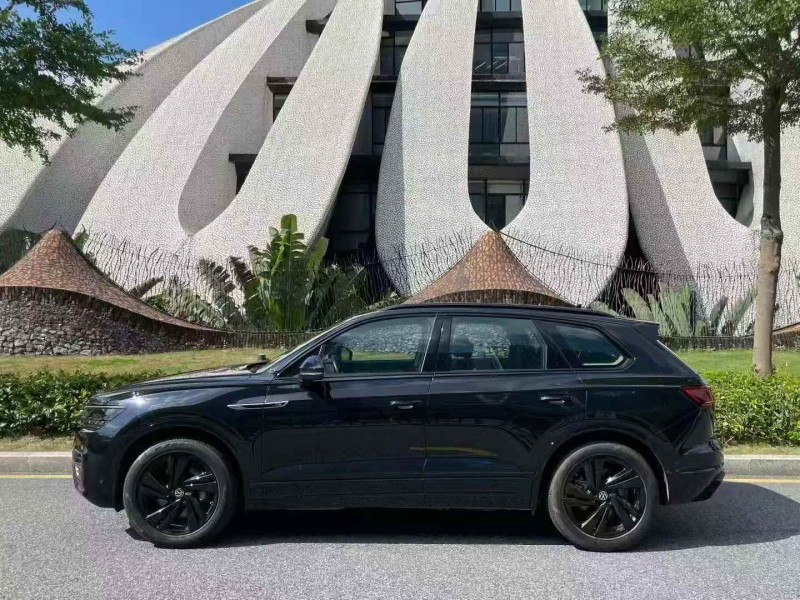 广州22年大众途锐8