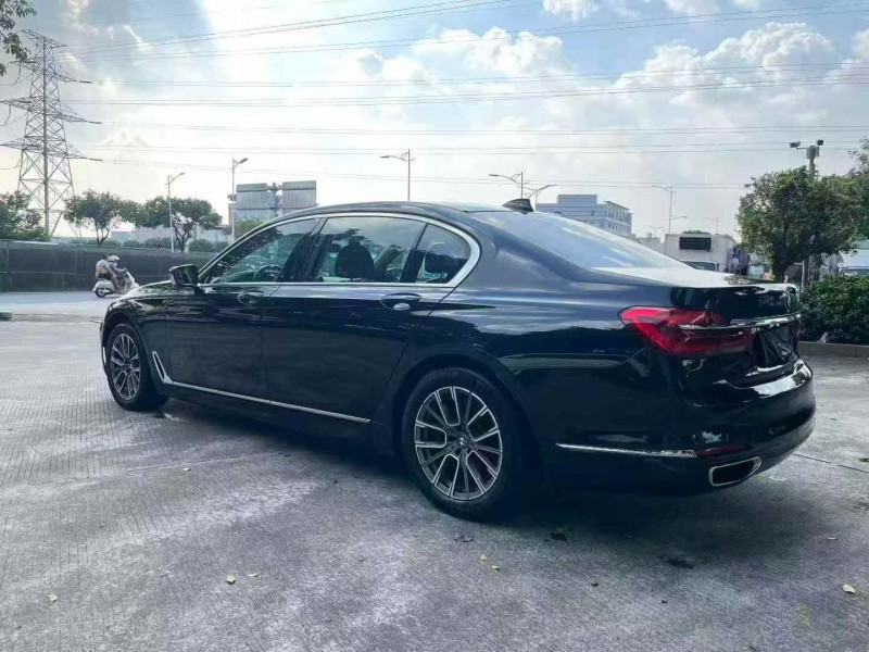 广州17年宝马7系8