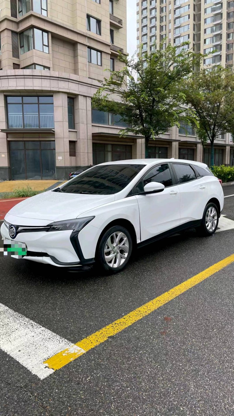 日照24年别克微蓝3