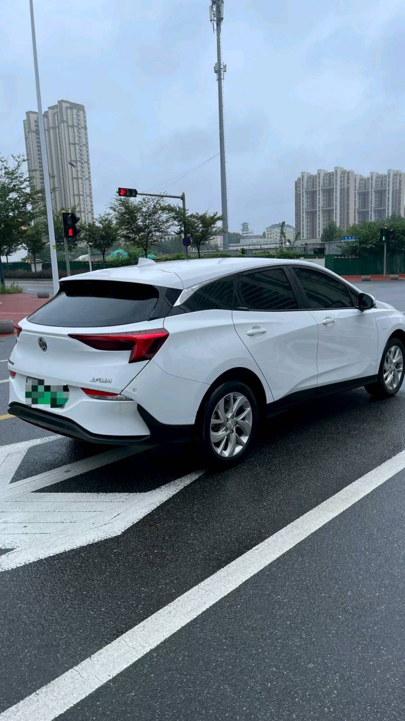 日照24年别克微蓝6