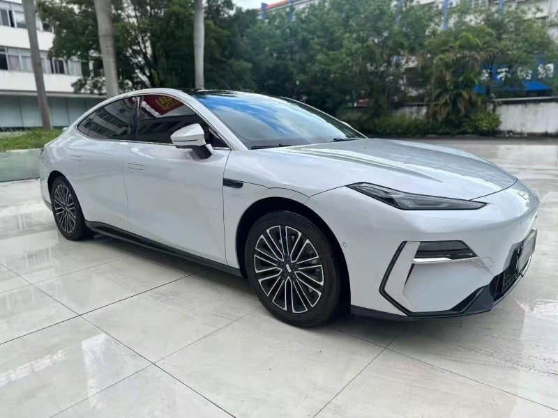 广州25年吉利银河3