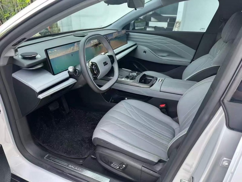 广州25年吉利银河4