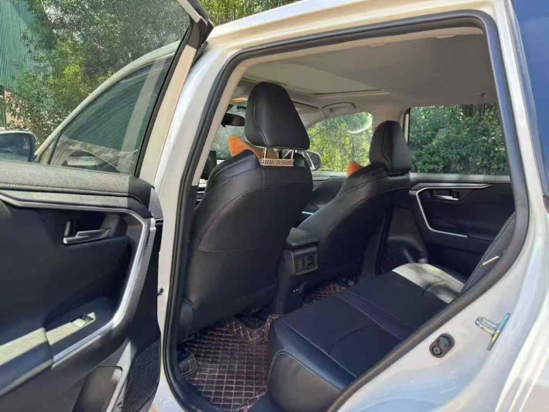 广州21年丰田威兰达6