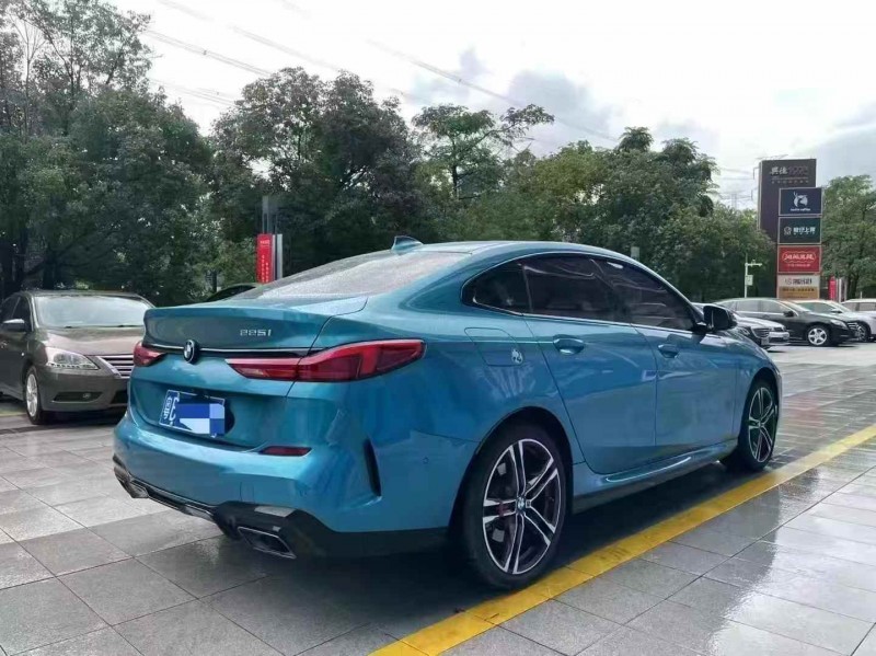 广州23年宝马2系8