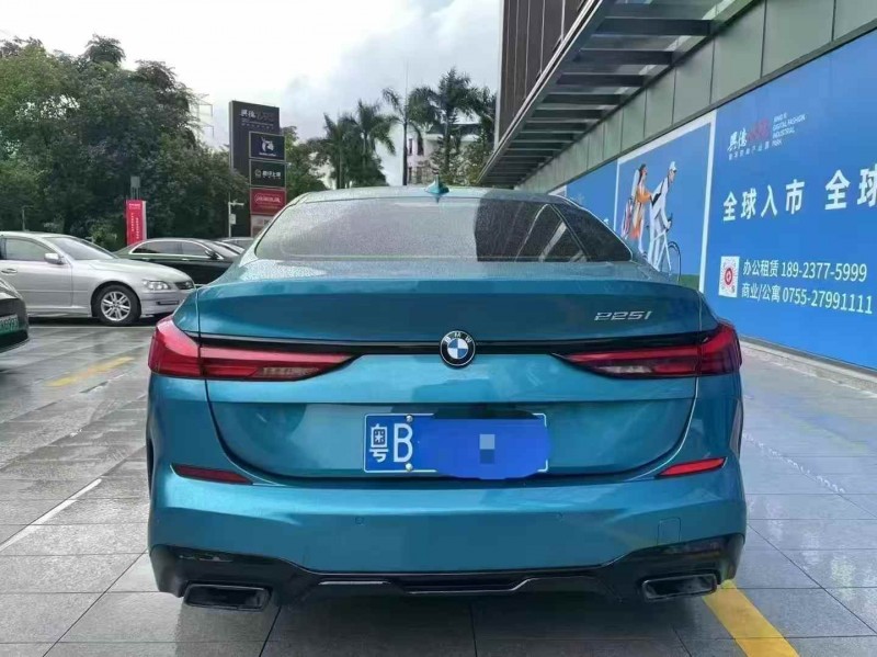 广州23年宝马2系9
